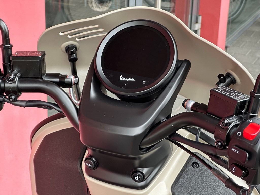 PIAGGIO Vespa GTV 300-image-6