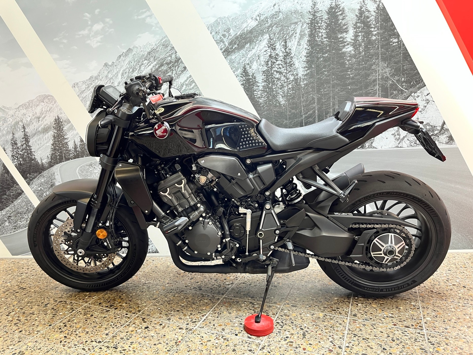 HONDA CB 1000 R Black Edition-showroom-element-1