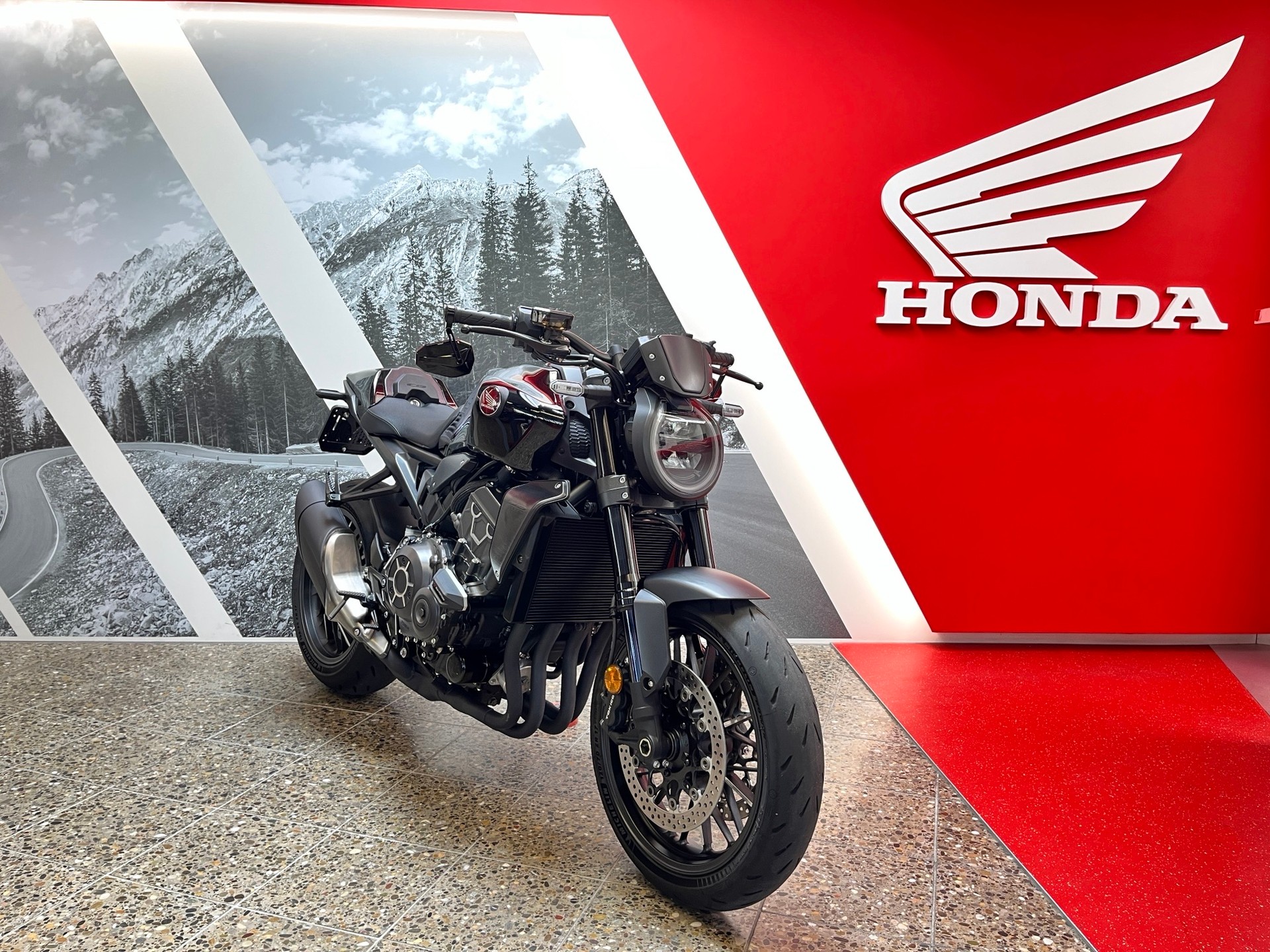 HONDA CB 1000 R Black Edition-showroom-element-2