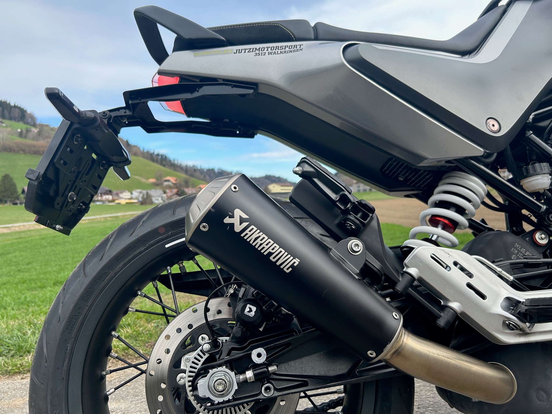 HUSQVARNA Svartpilen 401-image-3