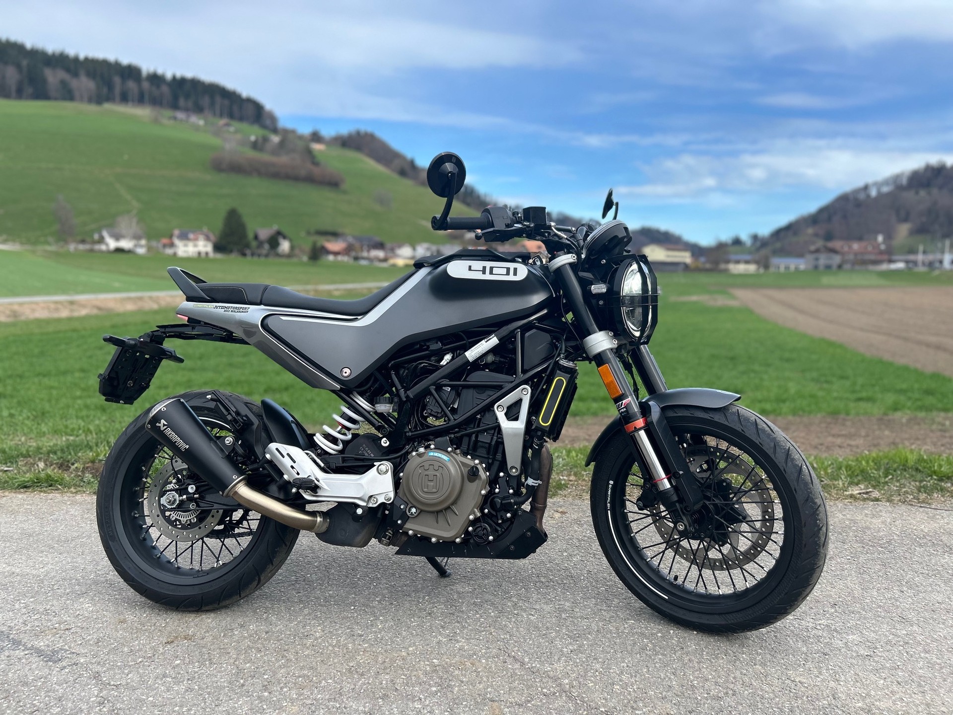 HUSQVARNA Svartpilen 401-image-0