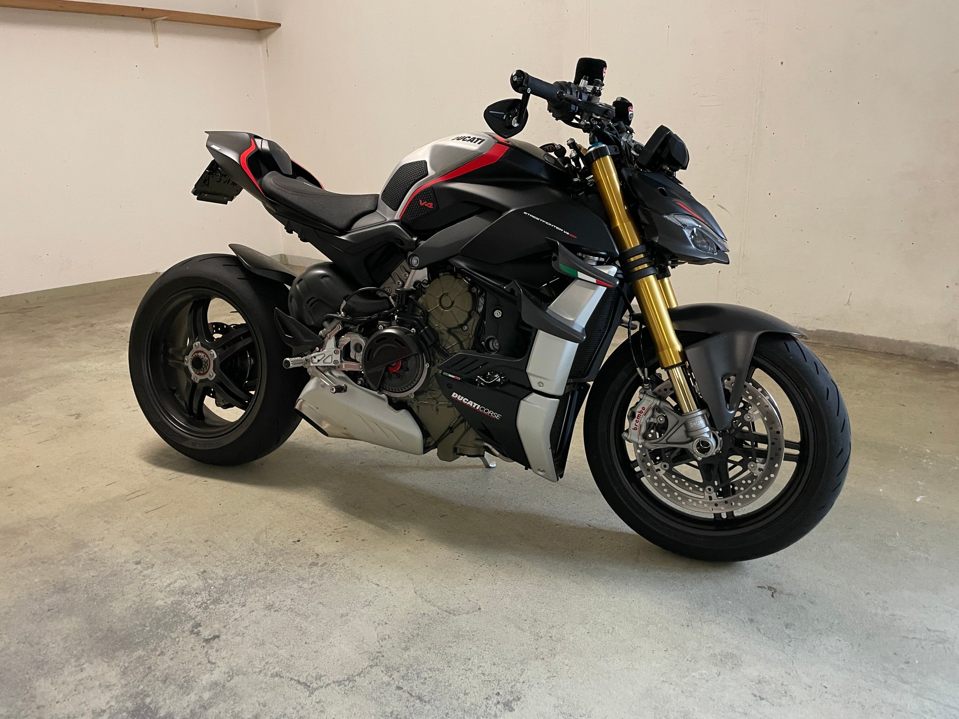 DUCATI Streetfighter V4 SP-image-1