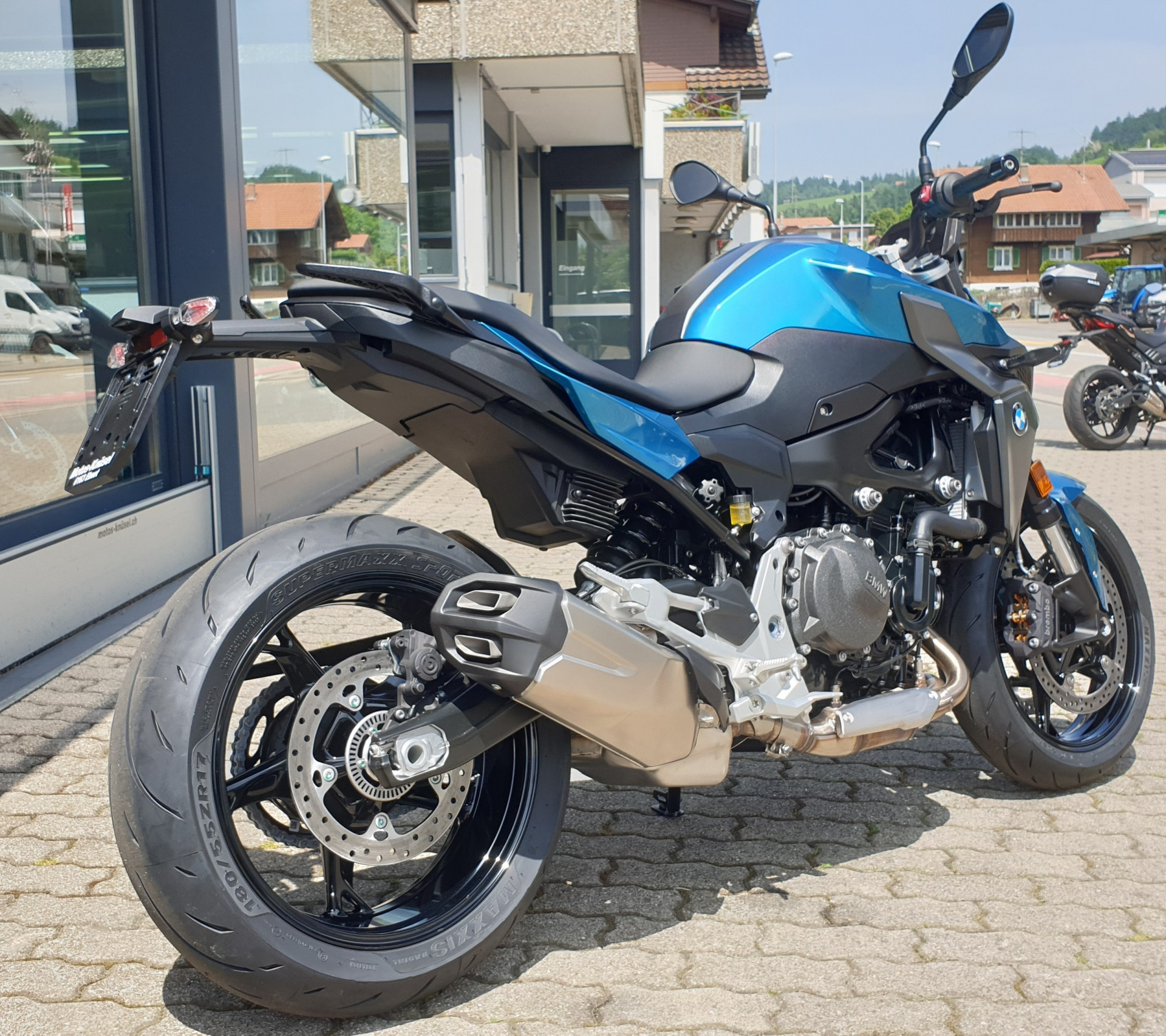 BMW F 900 R A2-showroom-element-2