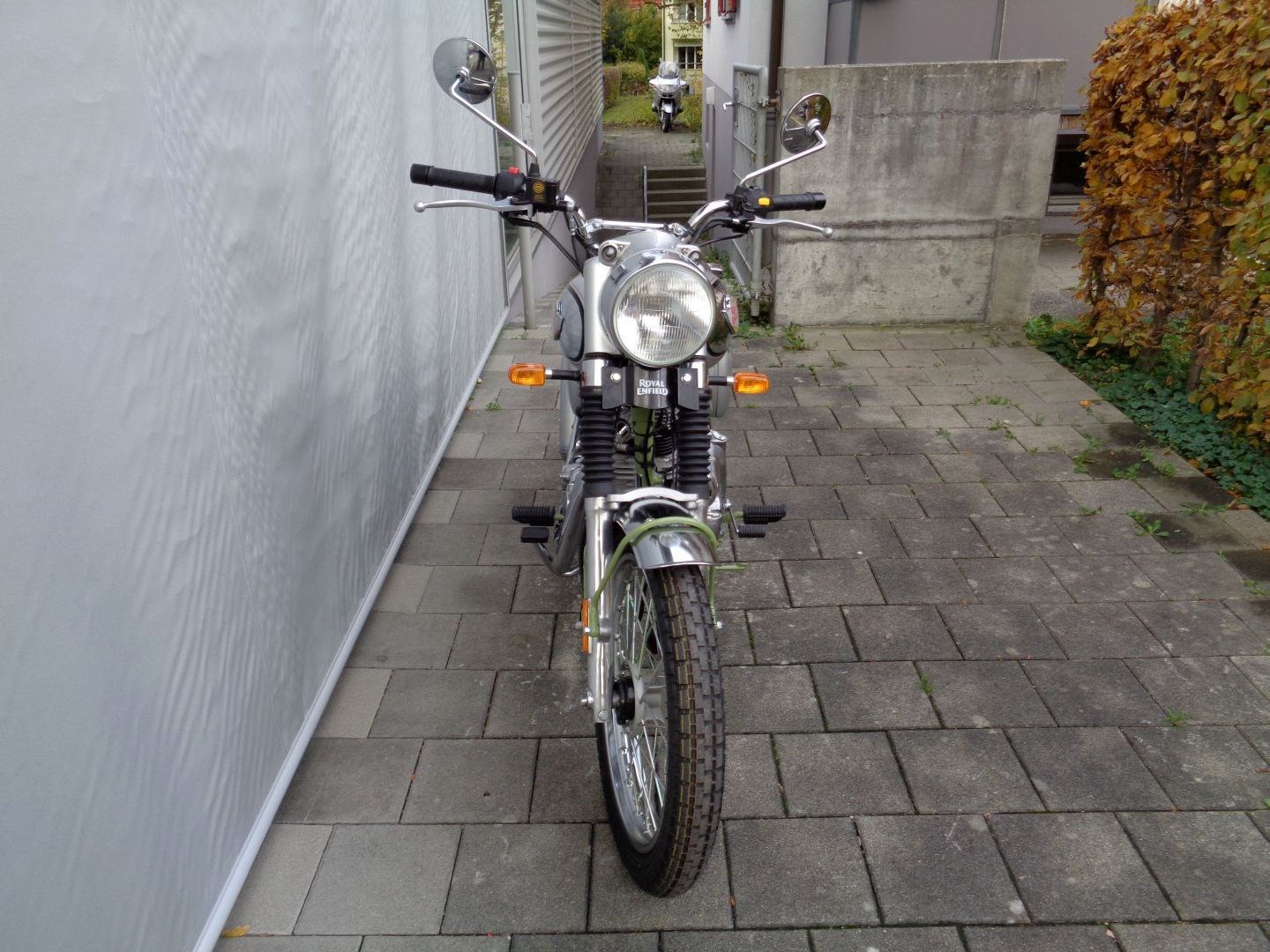 ROYAL ENFIELD BULLET 500 TRIAL-showroom-element-2