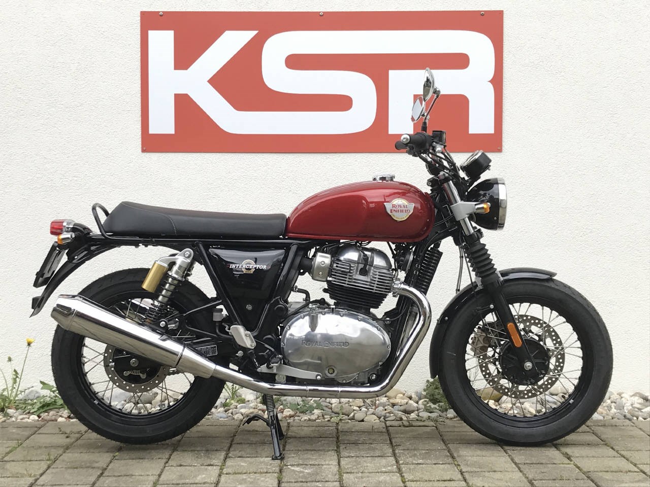 ROYAL ENFIELD Interceptor INT 650