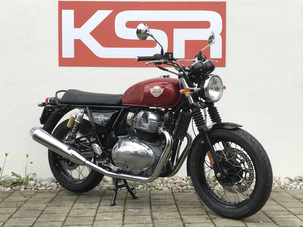 ROYAL ENFIELD Interceptor INT 650-showroom-element-2