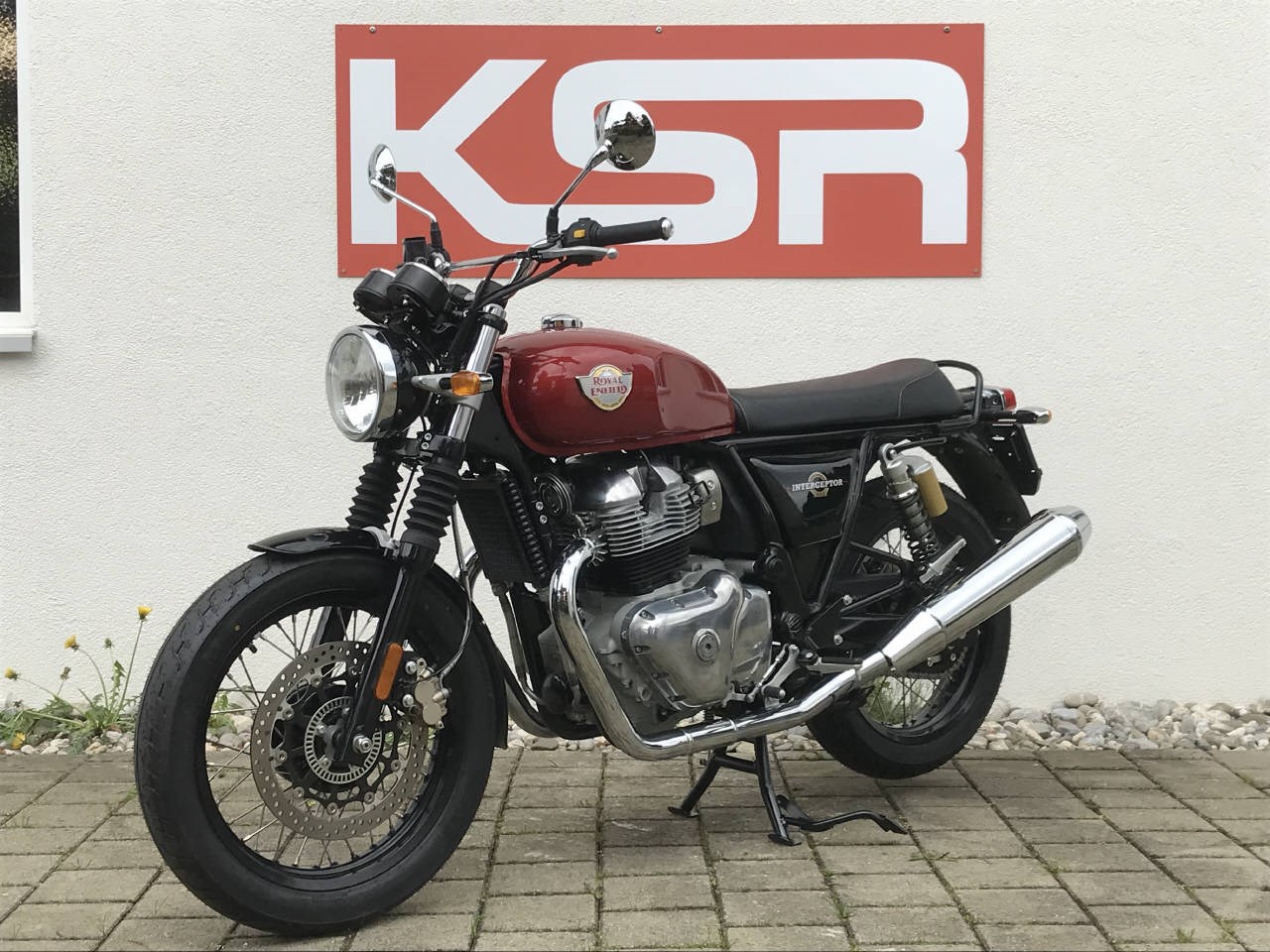 ROYAL ENFIELD Interceptor INT 650-showroom-element-3