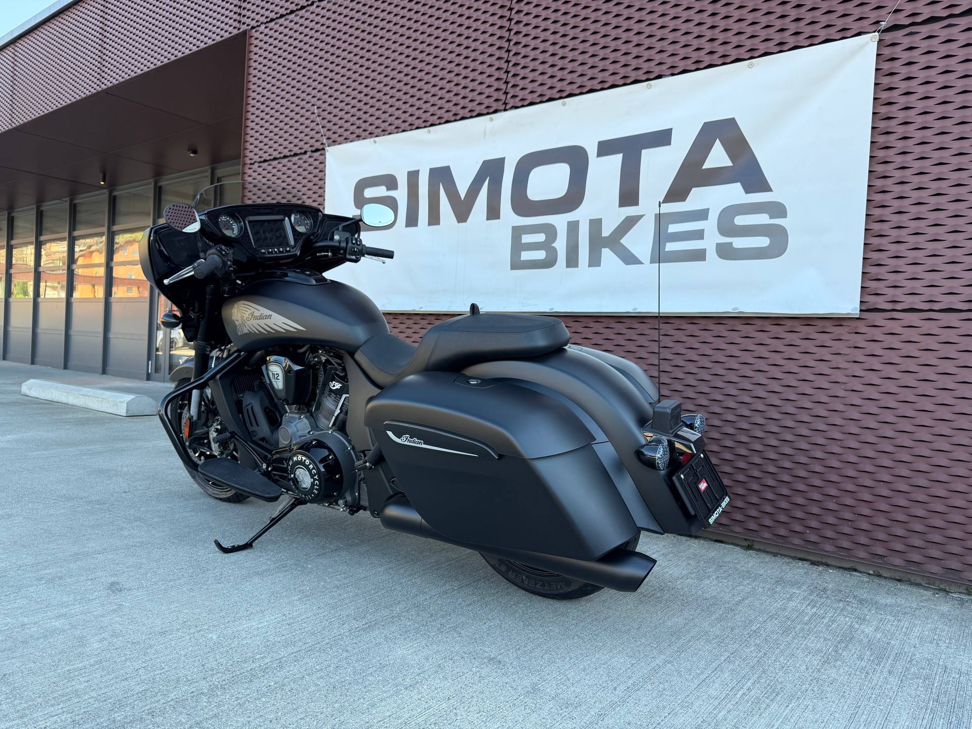 INDIAN Dark Horse 2025-showroom-element-3