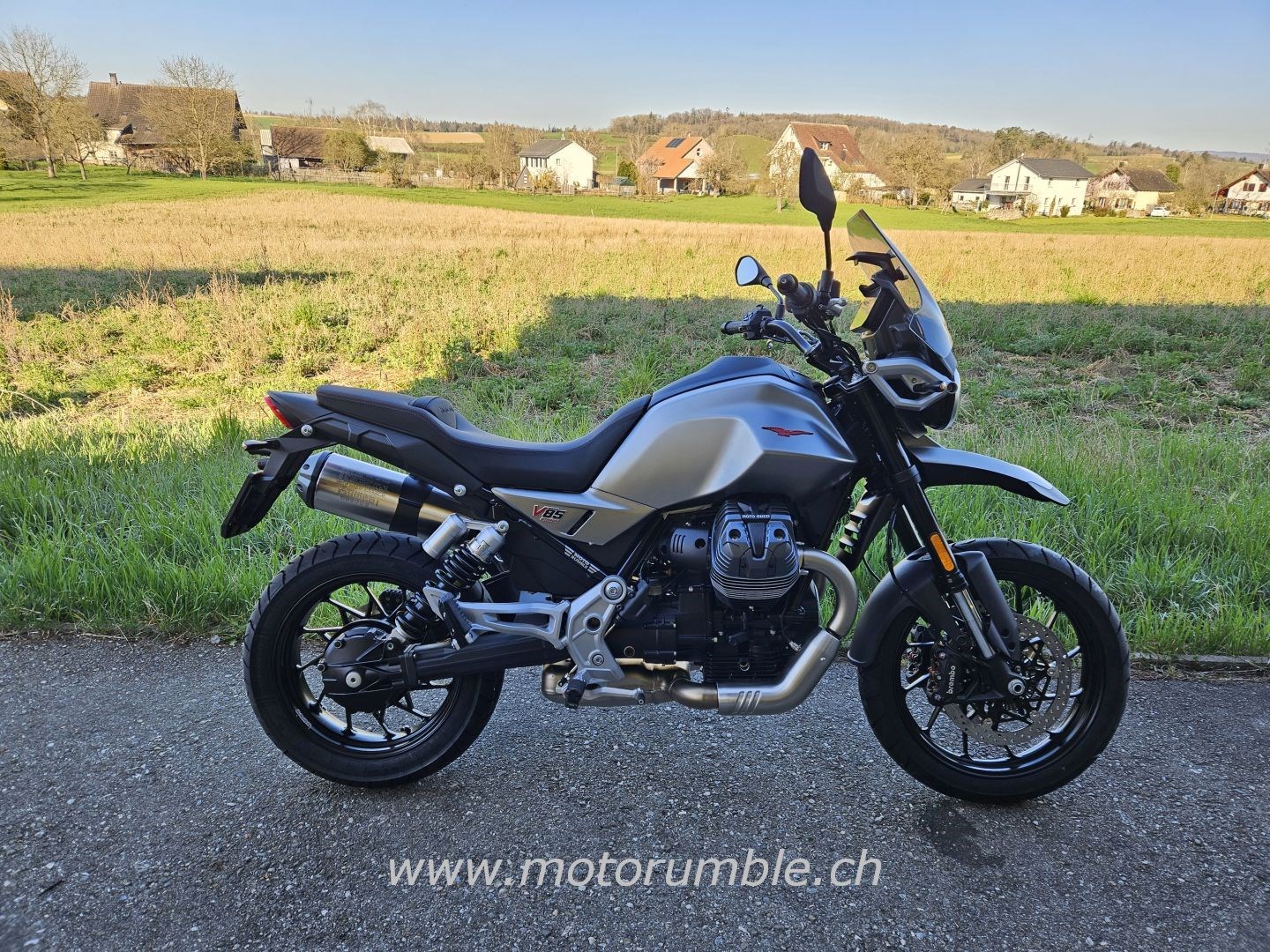 MOTO GUZZI V85 STRADA