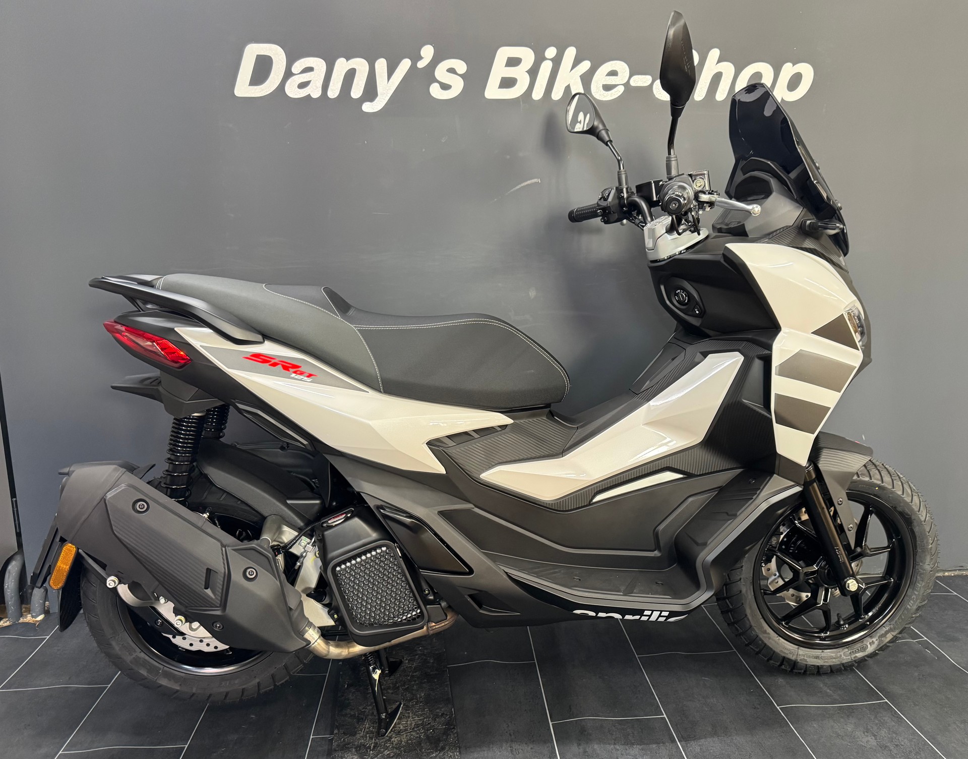 APRILIA SR 125 GT ABS E5+-image-1