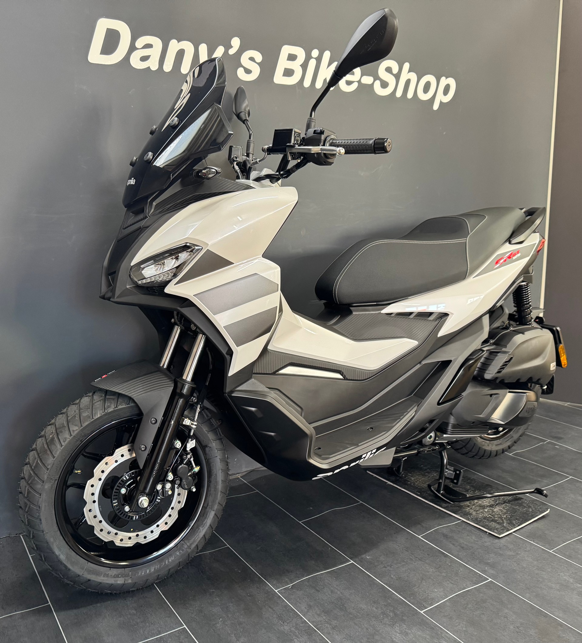 APRILIA SR 125 GT ABS E5+-image-2