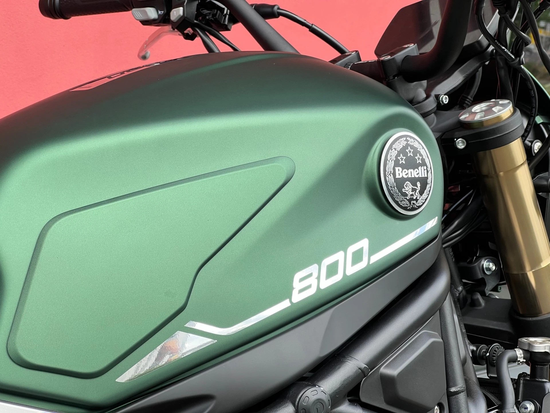 BENELLI Leoncino 800-showroom-element-3