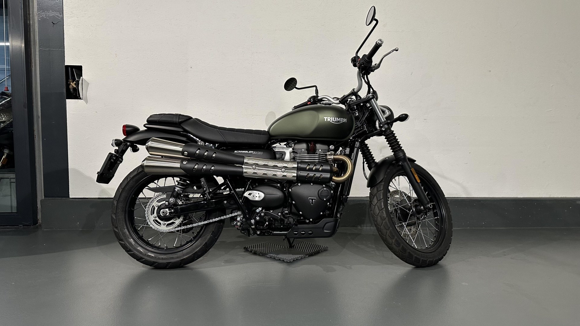 TRIUMPH Scrambler 900-showroom-element-1