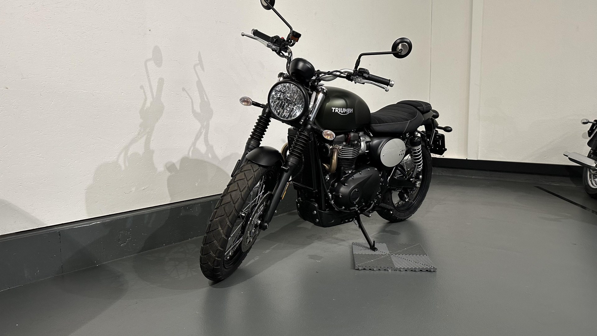 TRIUMPH Scrambler 900-showroom-element-2