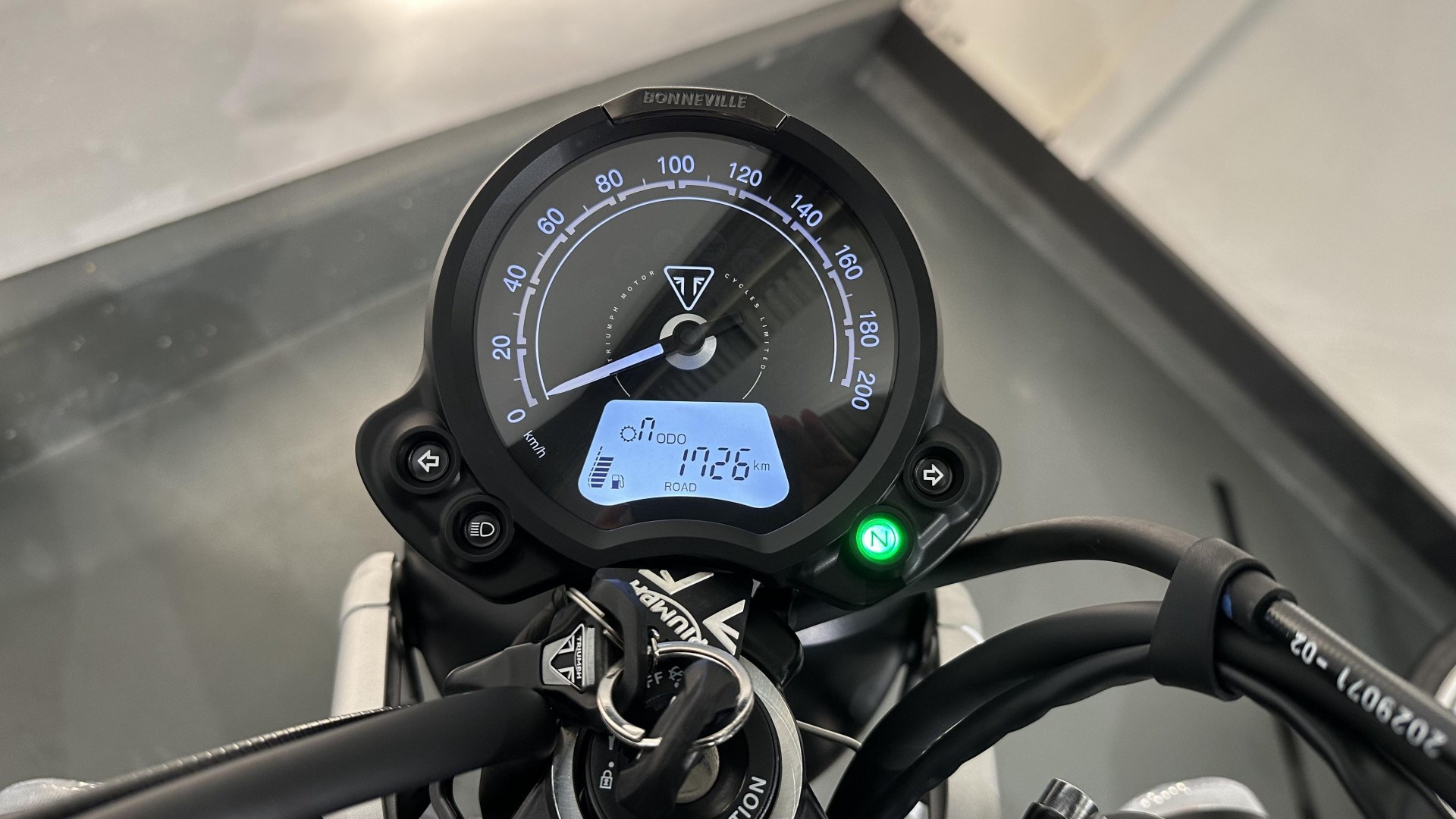 TRIUMPH Scrambler 900-showroom-element-3