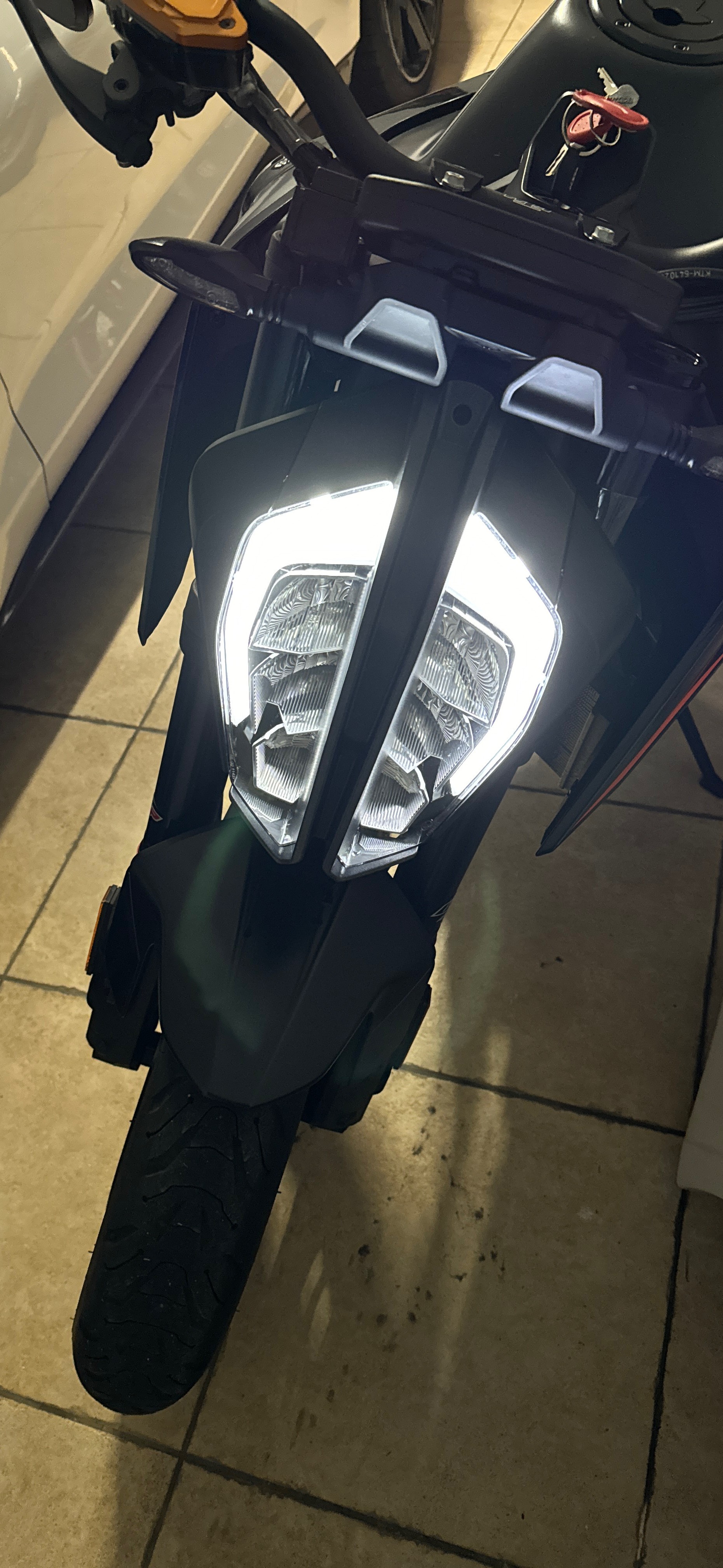 KTM 890 Duke-image-5