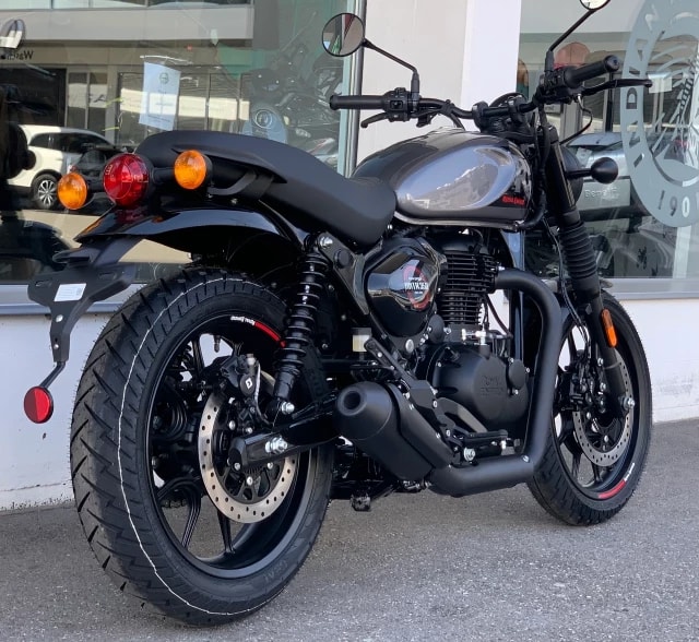 ROYAL ENFIELD Hntr 350 Dapper-showroom-element-3