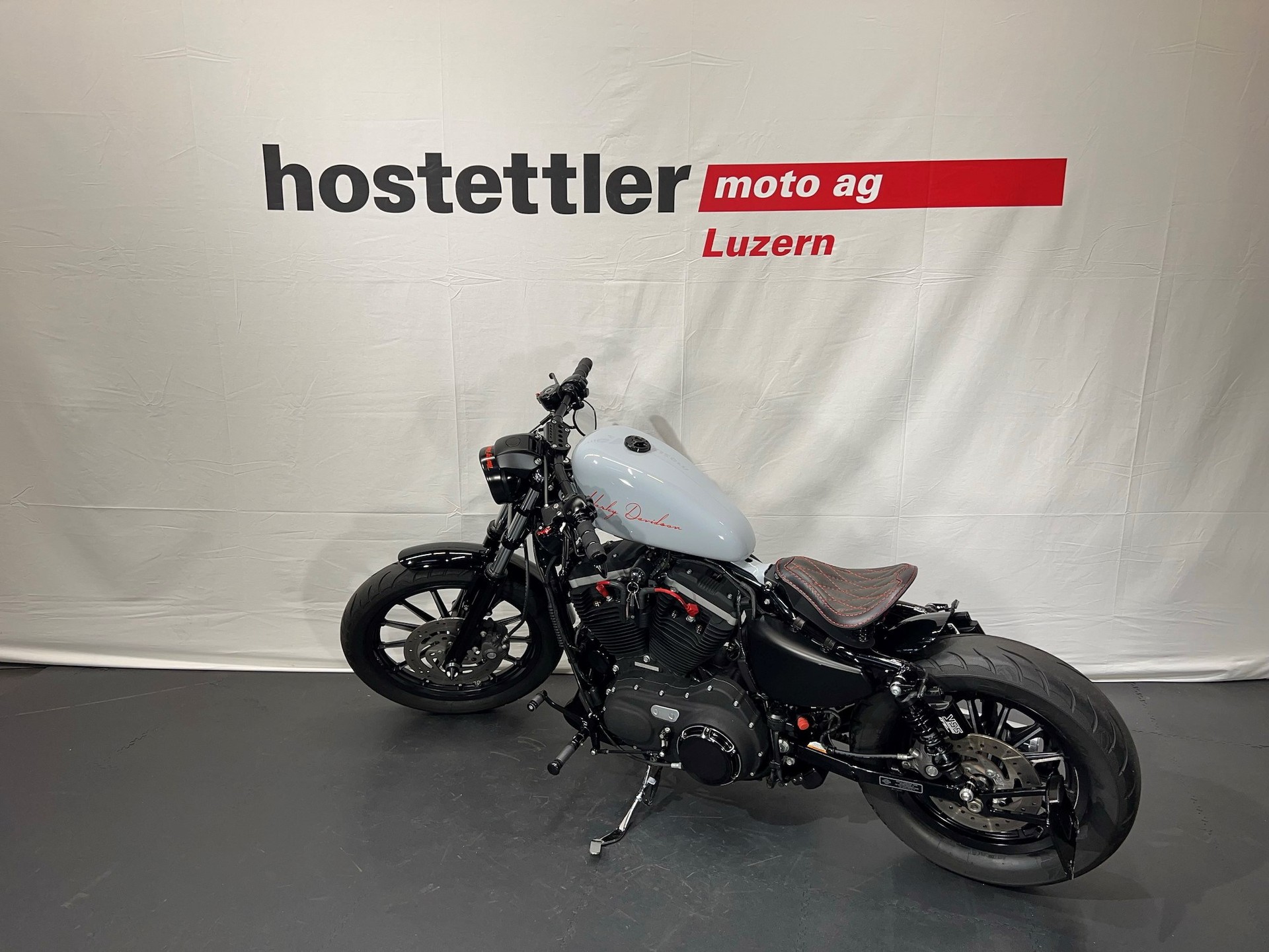 HARLEY-DAVIDSON Sportster Iron-showroom-element-3