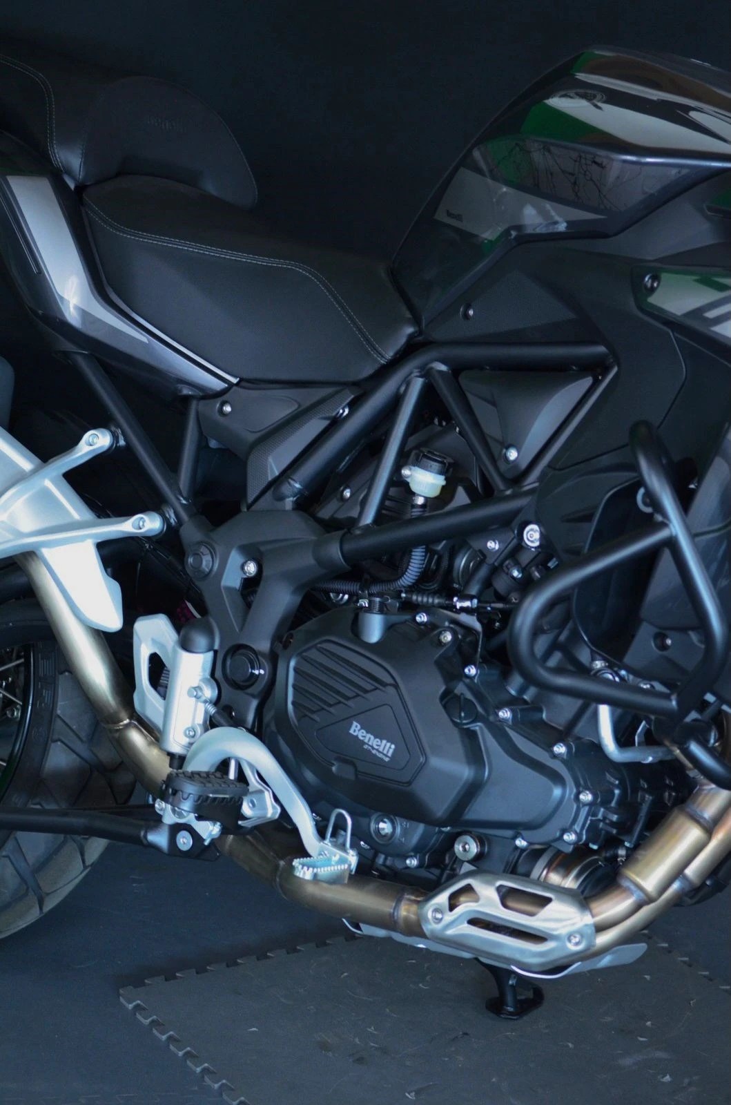 BENELLI TRK 502 X-showroom-element-2
