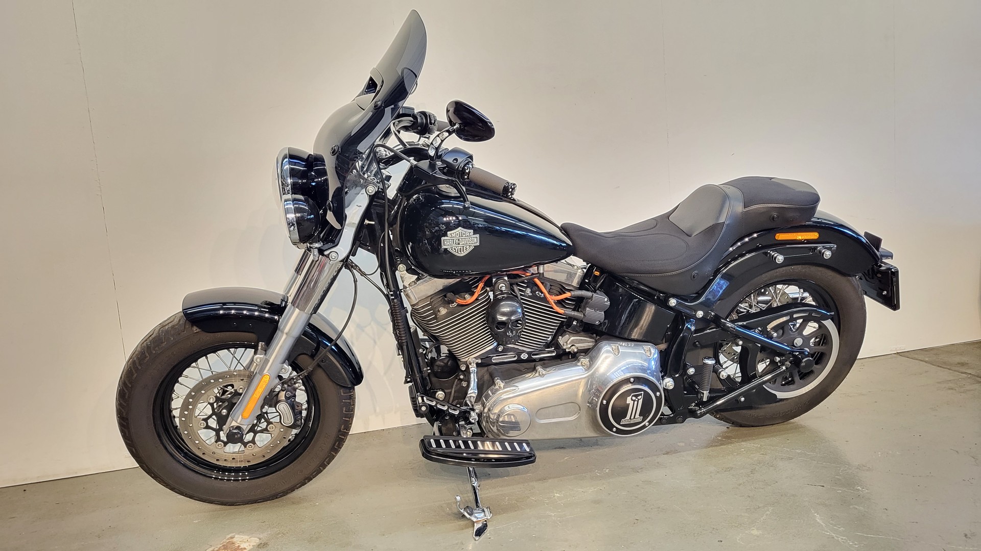 HARLEY-DAVIDSON FLS Softail Slim ABS-showroom-element-3