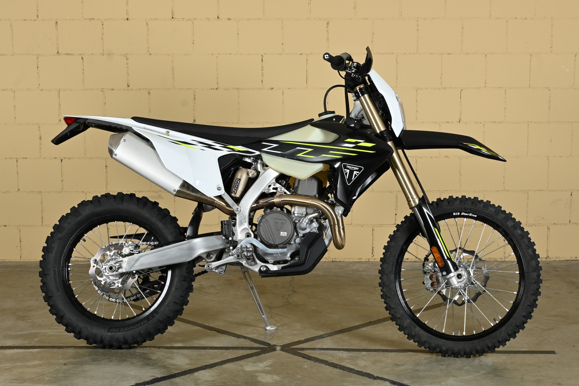 TRIUMPH Enduro TF 450 E