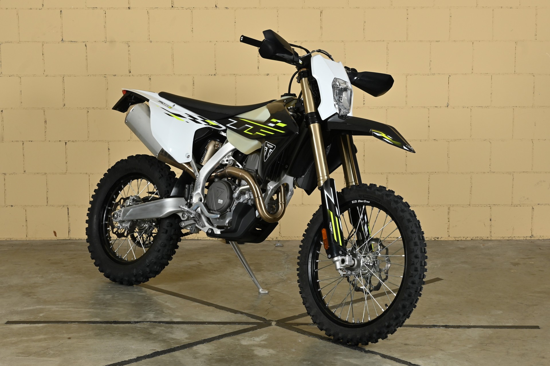 TRIUMPH Enduro TF 450 E-showroom-element-1