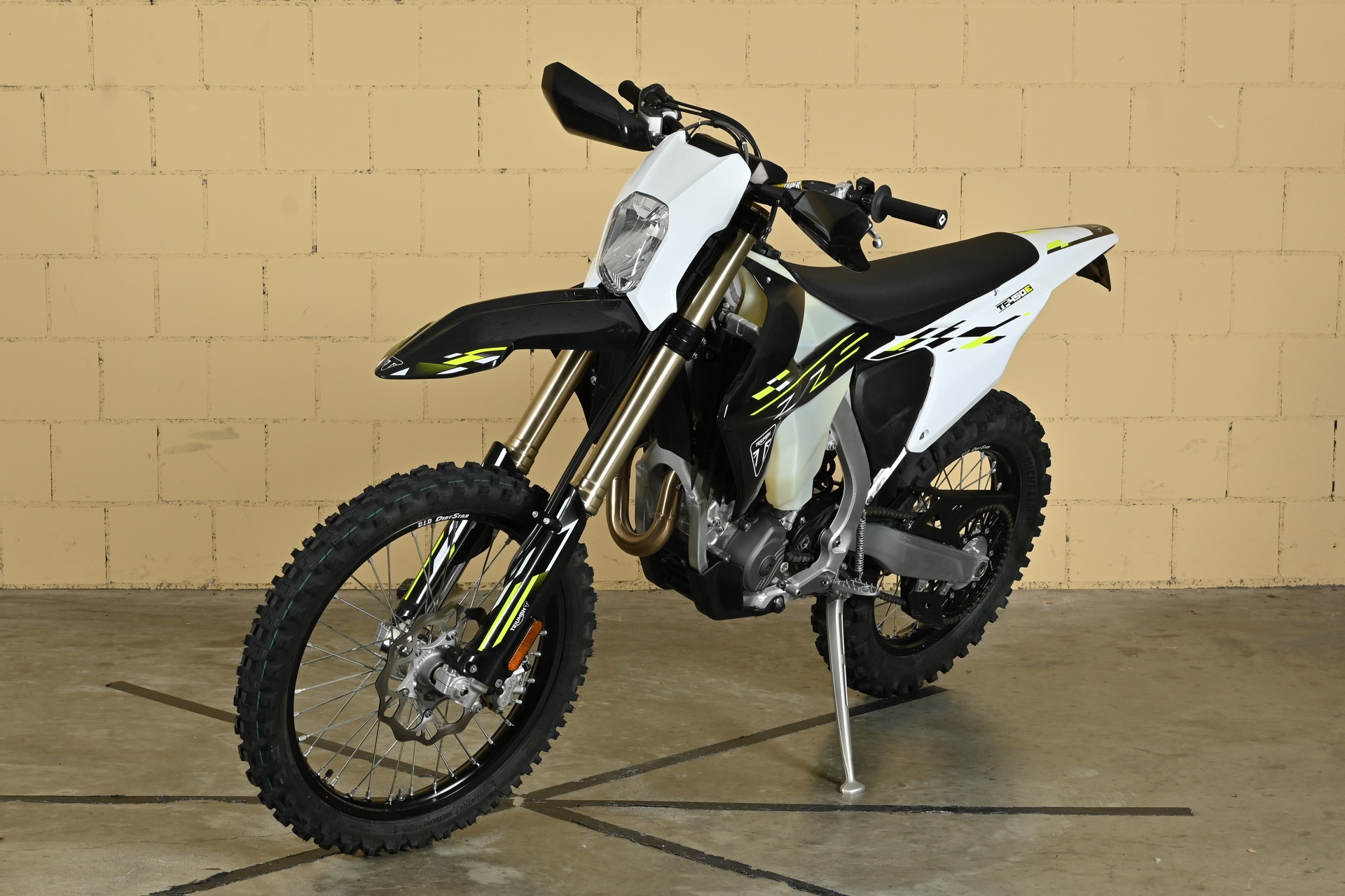 TRIUMPH Enduro TF 450 E-showroom-element-3