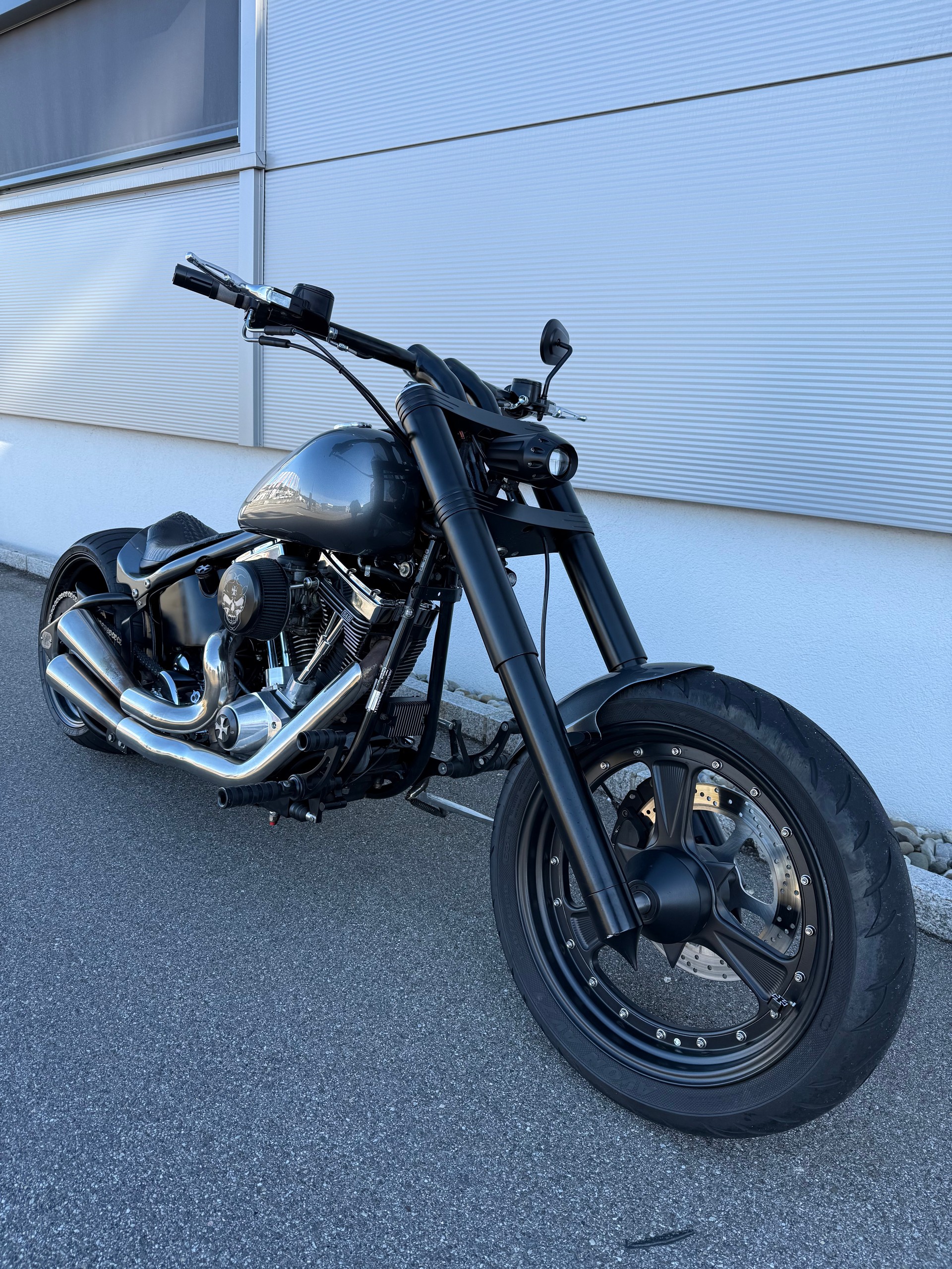 HARLEY-DAVIDSON FatBoy Custom-showroom-element-1