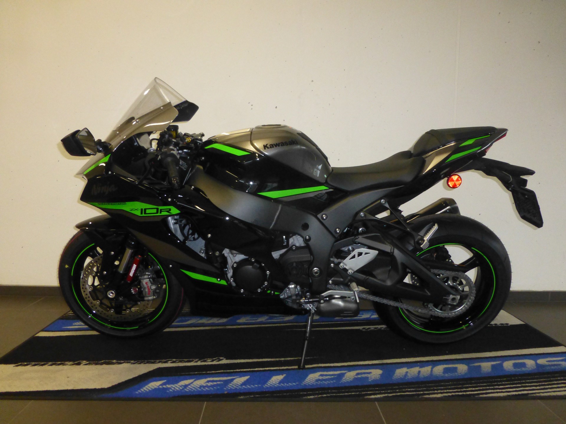 KAWASAKI Ninja ZX-10R-showroom-element-1