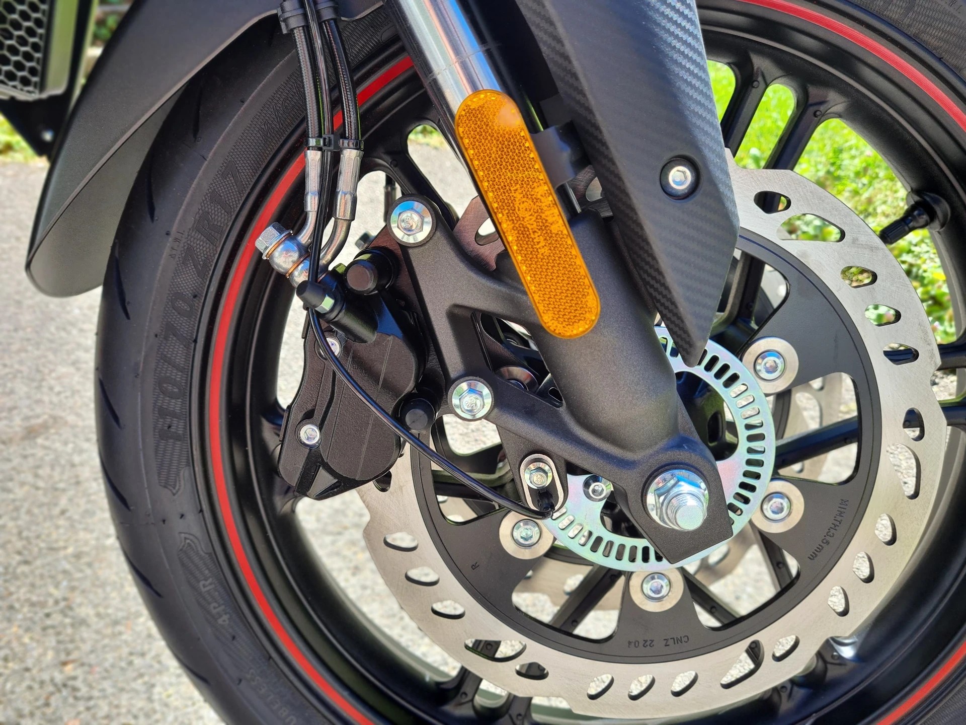 VOGE 300R-showroom-element-1