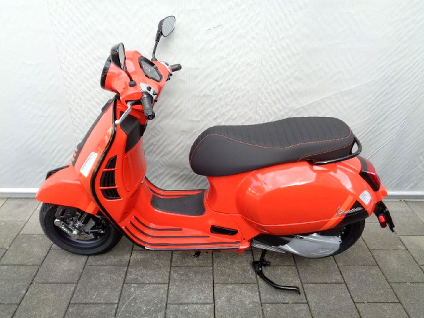 PIAGGIO VESPA GTS 300 SUPER SPORT RST