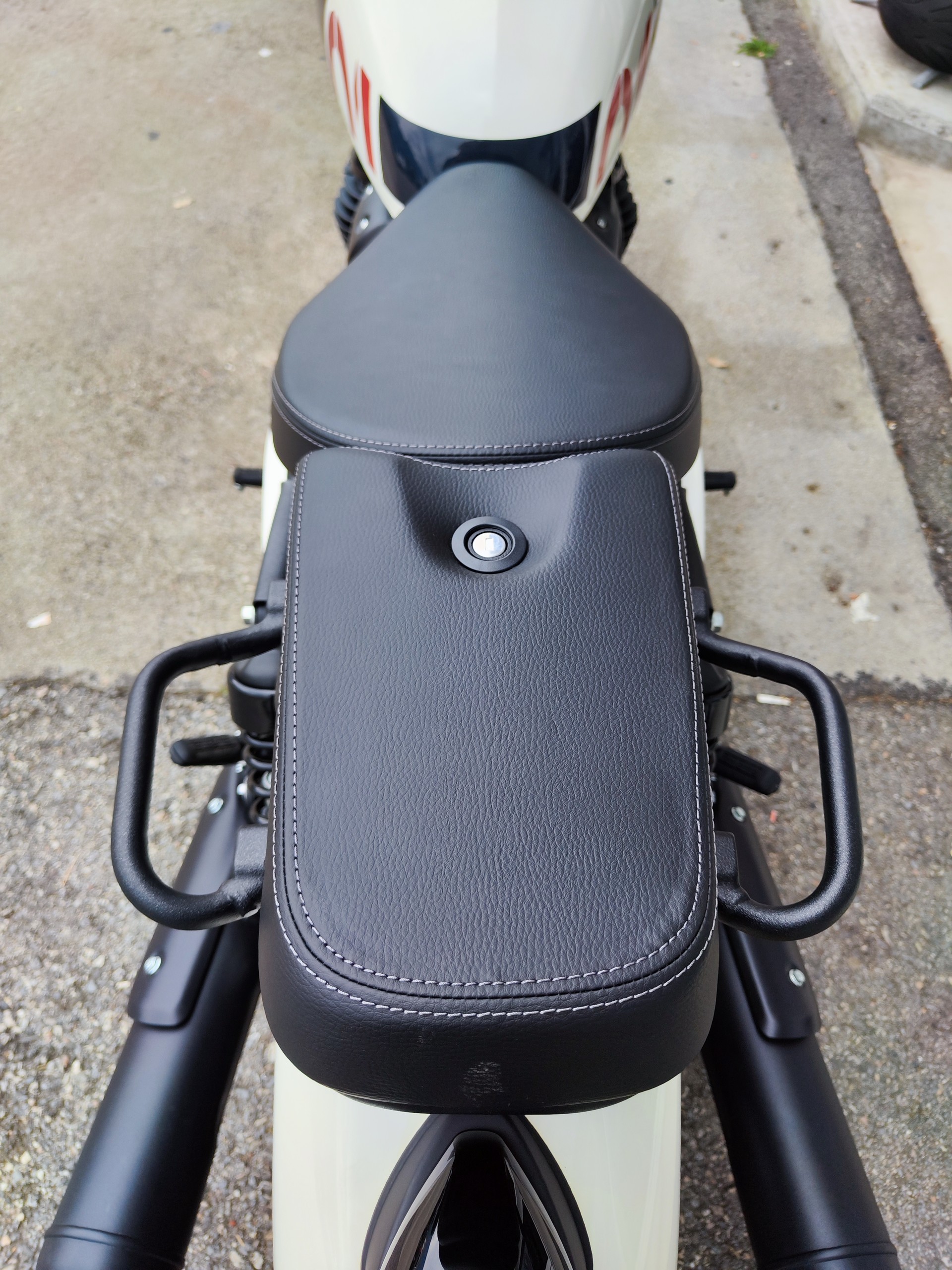 ROYAL ENFIELD SHOTGUN-image-3