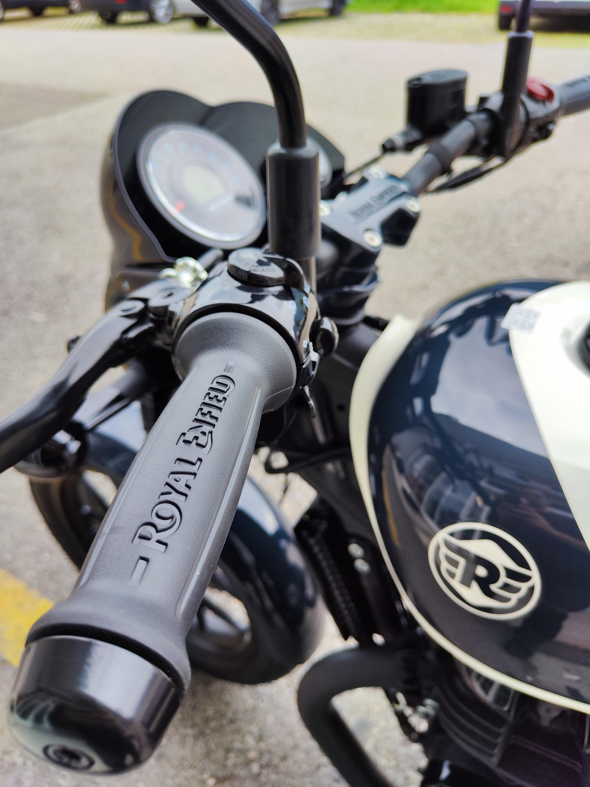 ROYAL ENFIELD SHOTGUN-image-9