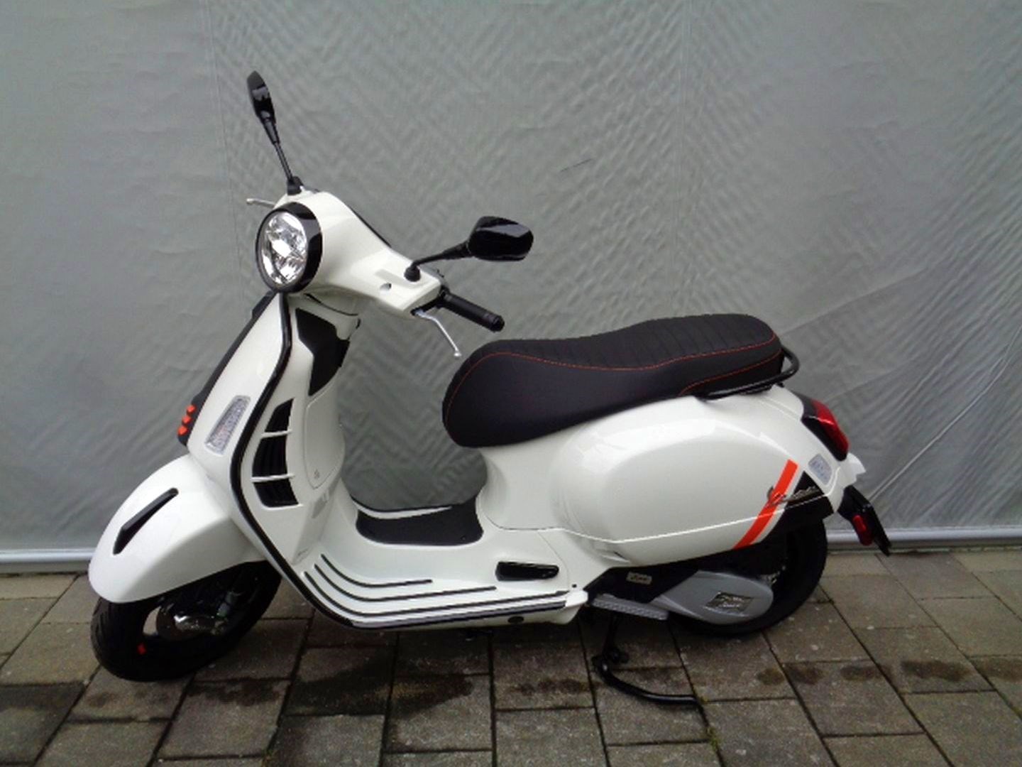 PIAGGIO VESPA GTS SUPER SPORT 125 RST