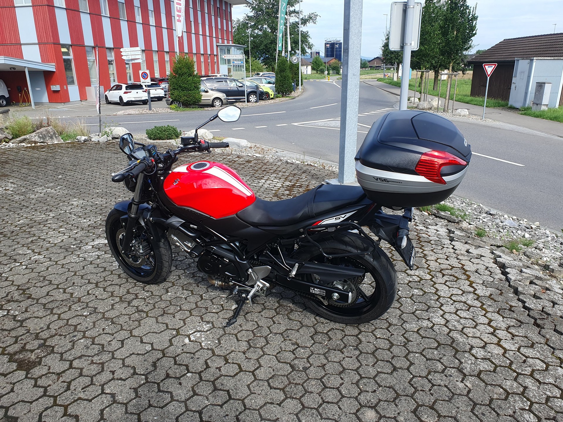 SUZUKI SV 650 ABS L6-image-2