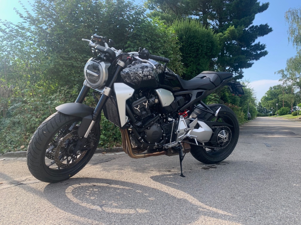 HONDA CB 1000 R Spezial-Umbau-showroom-element-1