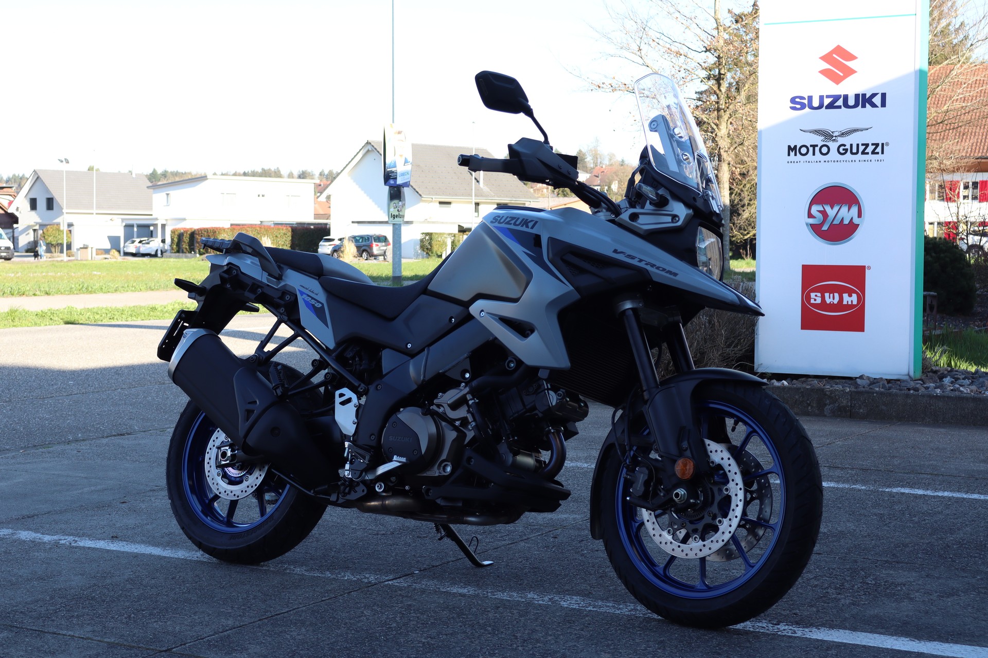 SUZUKI DL 1050-showroom-element-1
