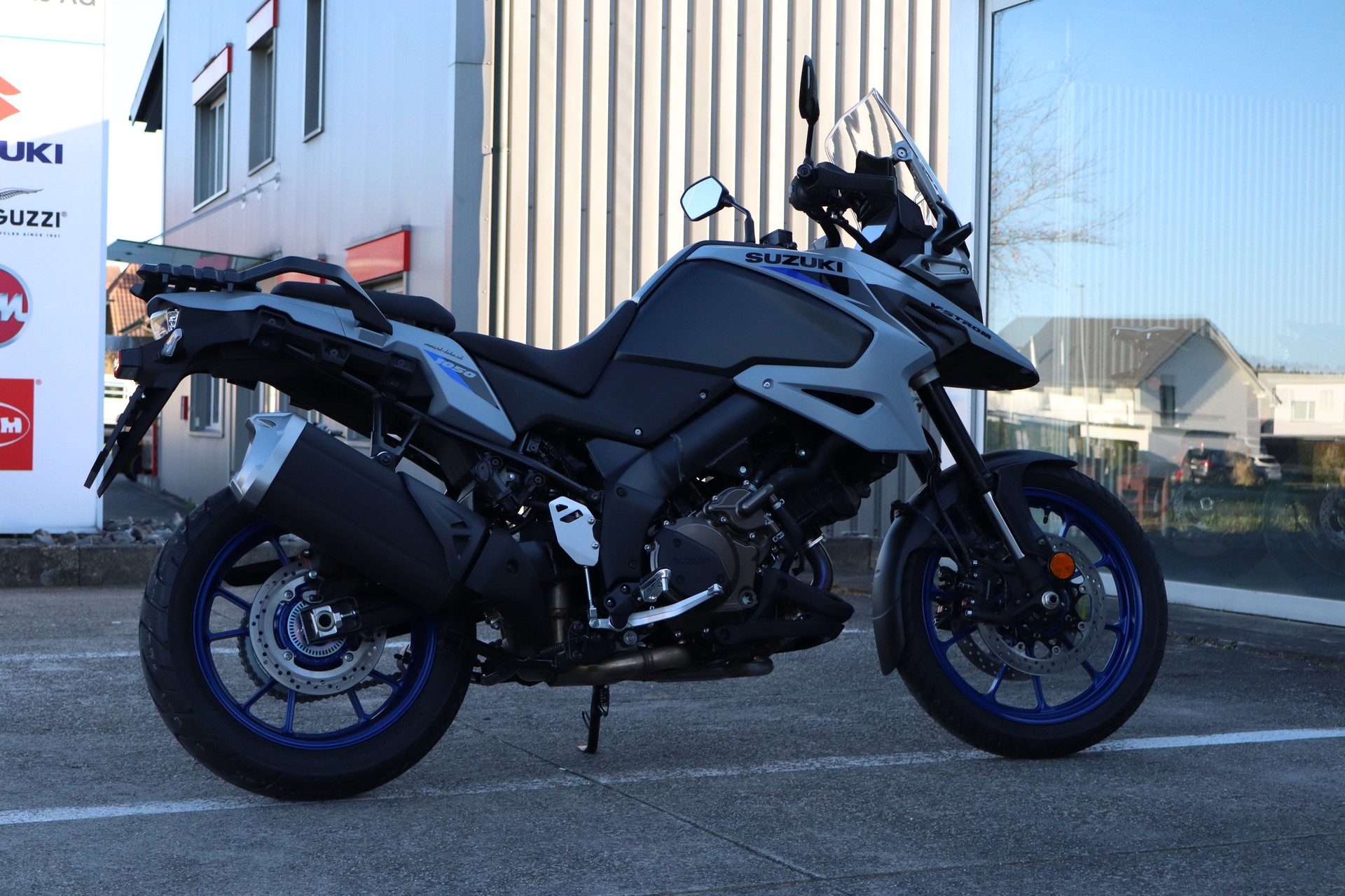 SUZUKI DL 1050-showroom-element-2