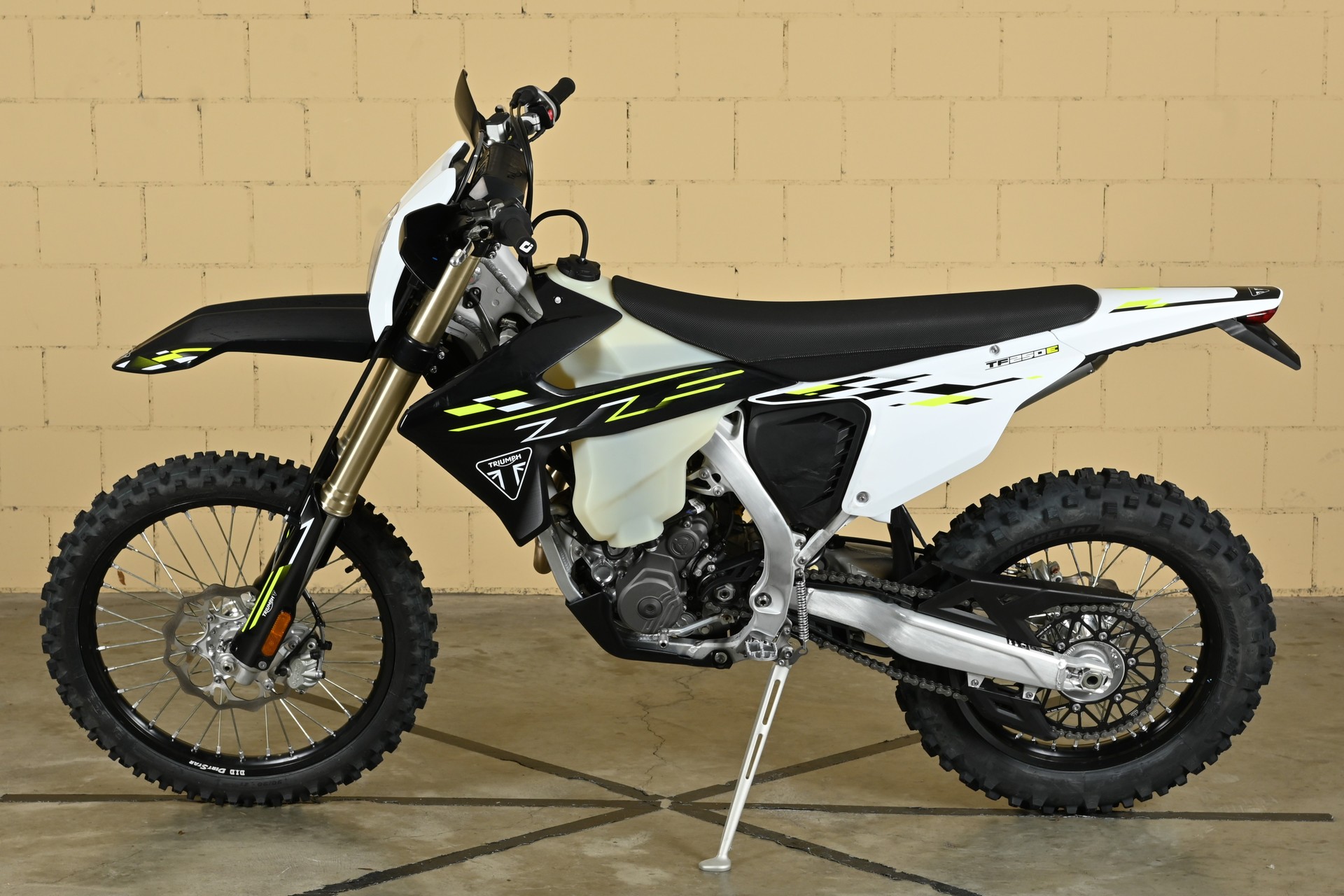 TRIUMPH TF 250 E-showroom-element-2