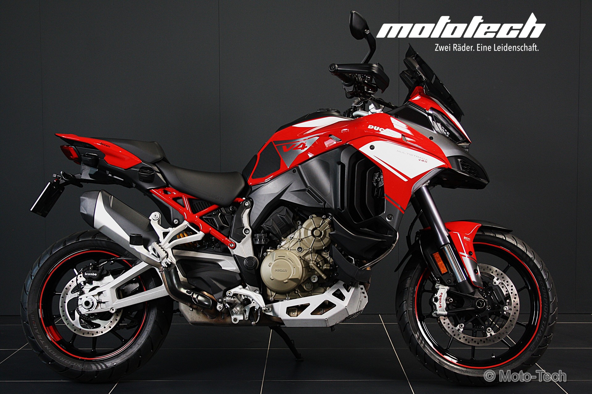 DUCATI Multistrada V4 S Travel & Radar-showroom-element-1