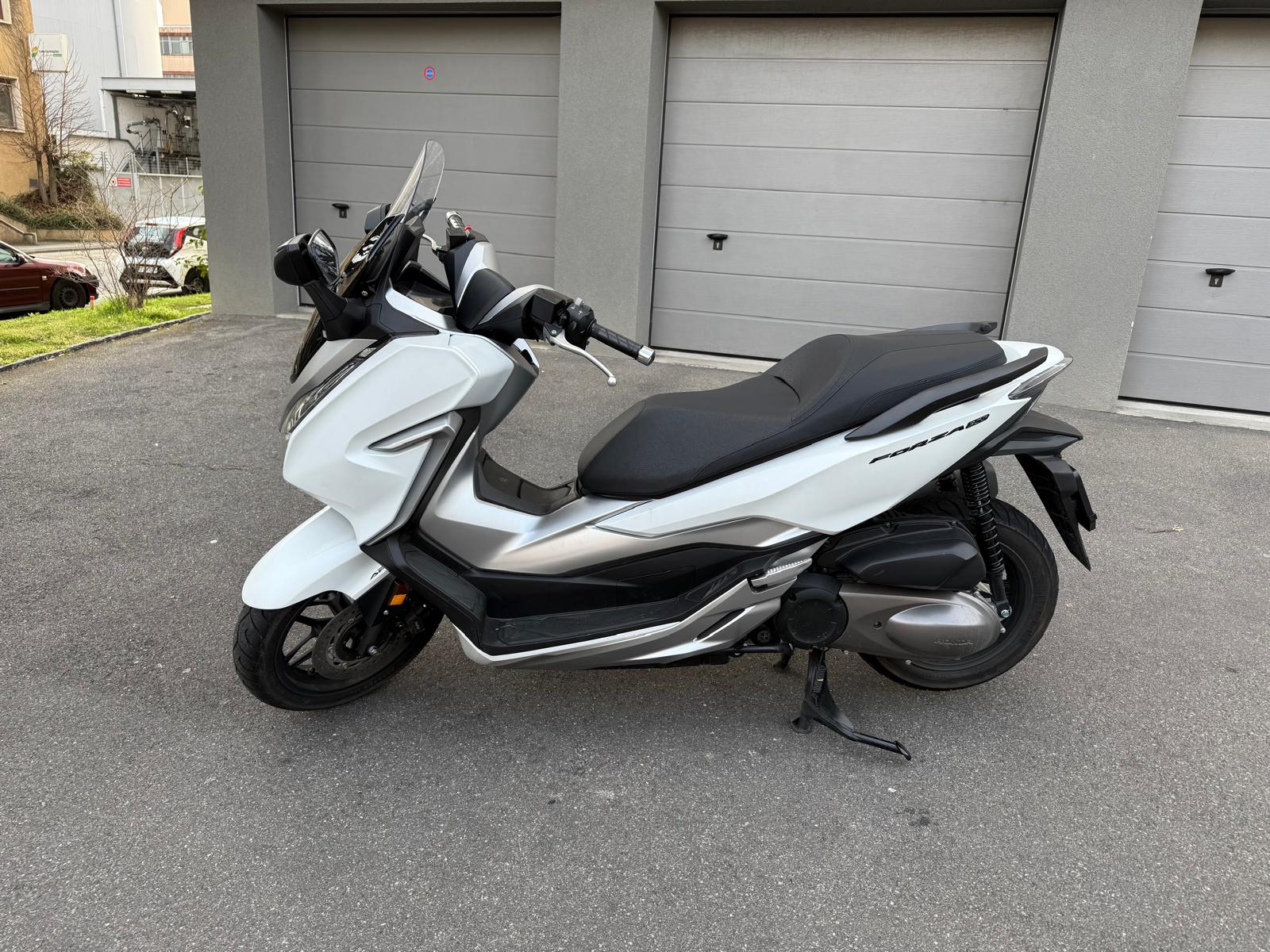 HONDA NSS 300 Forza ABS-image-2