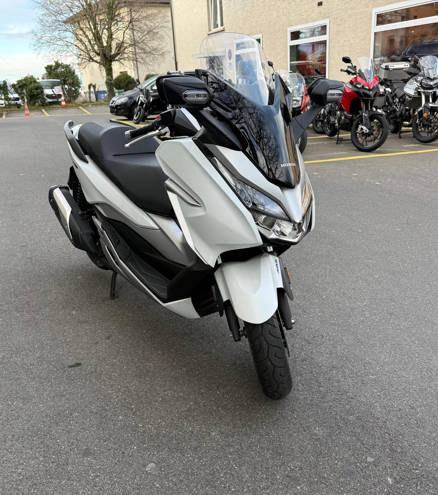 HONDA NSS 300 Forza ABS-image-1