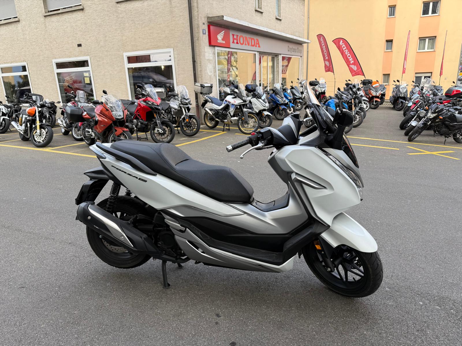 HONDA NSS 300 Forza ABS-image-3