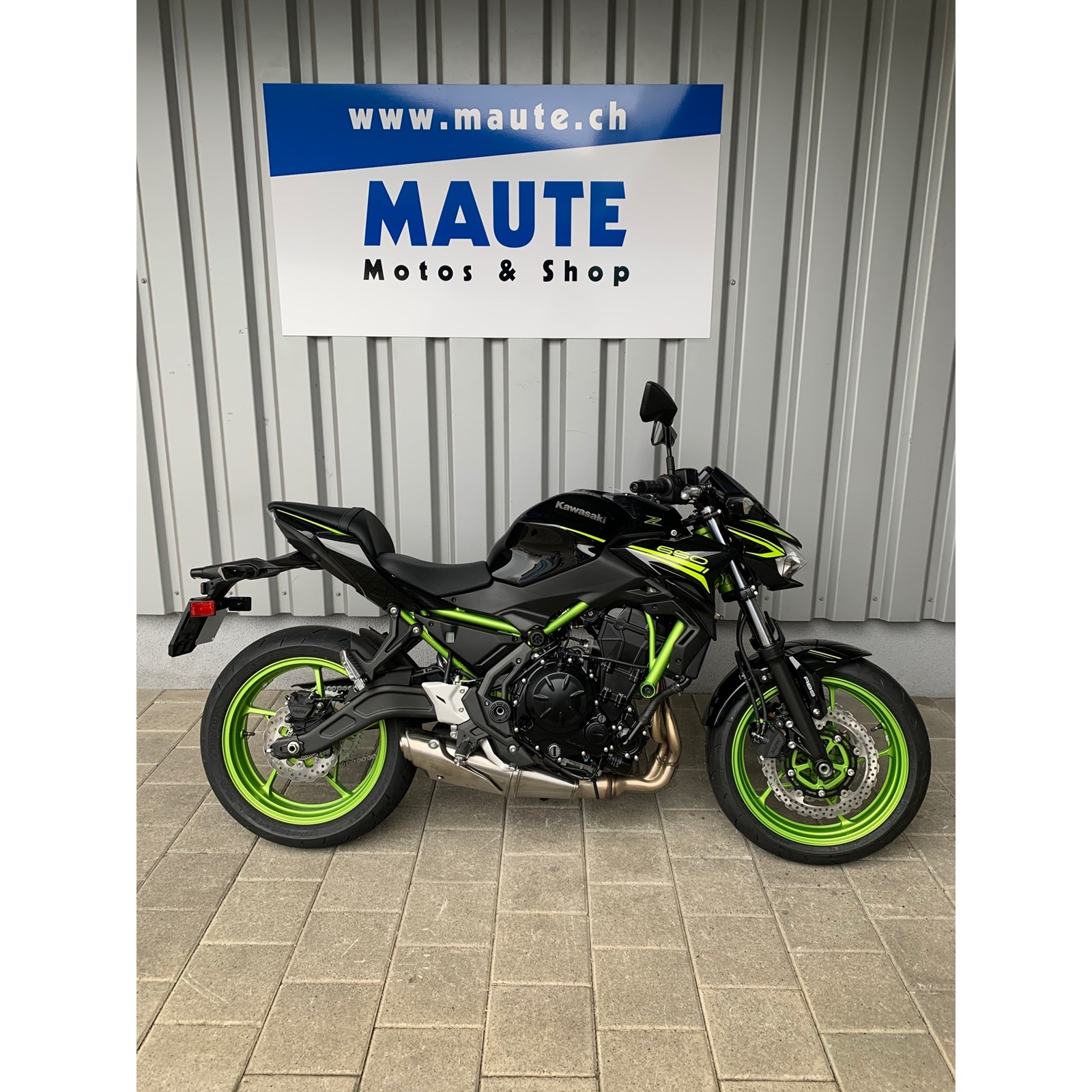 KAWASAKI Z 650-showroom-element-1