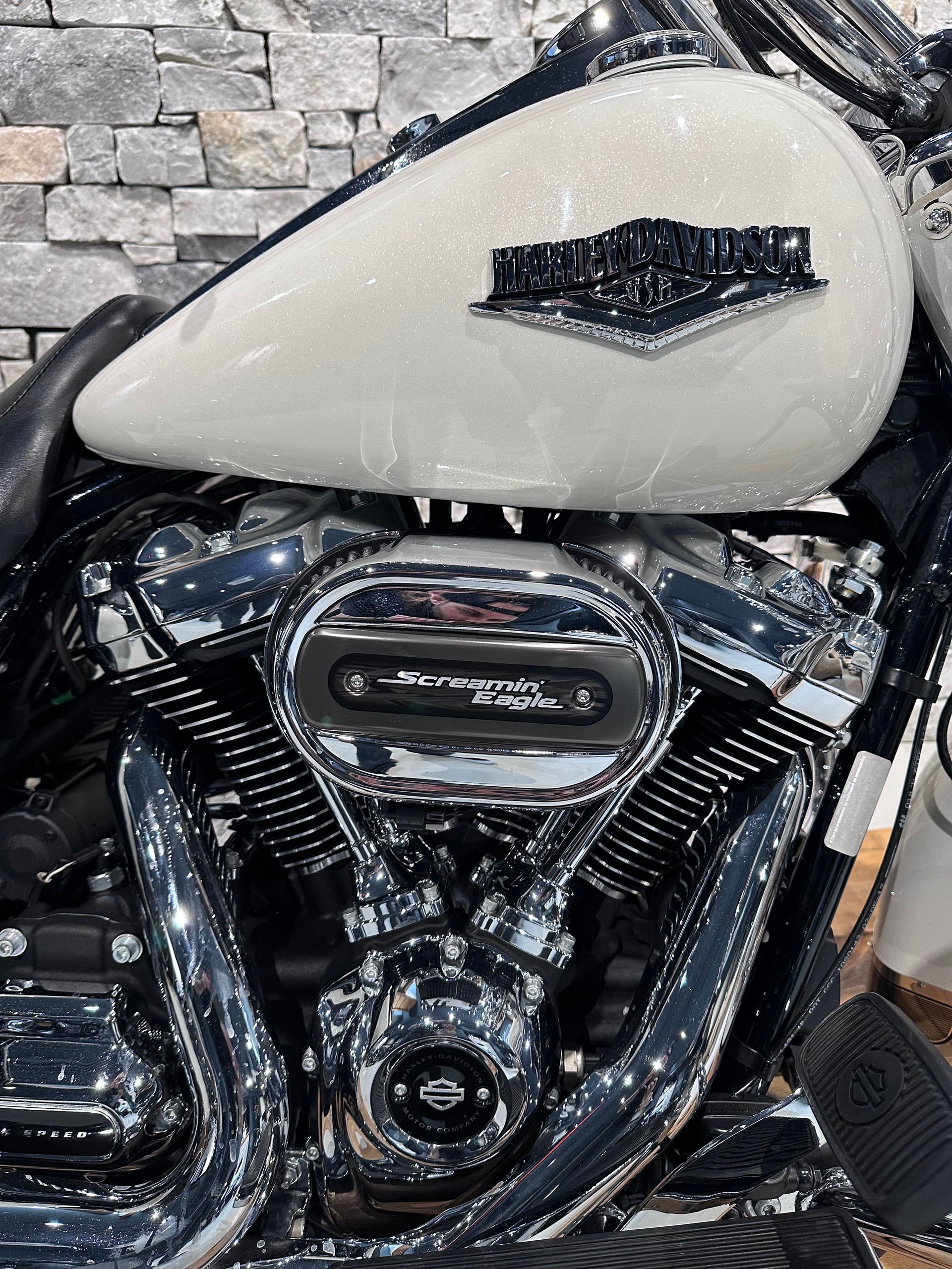 HARLEY-DAVIDSON Road King FLHRC-showroom-element-3