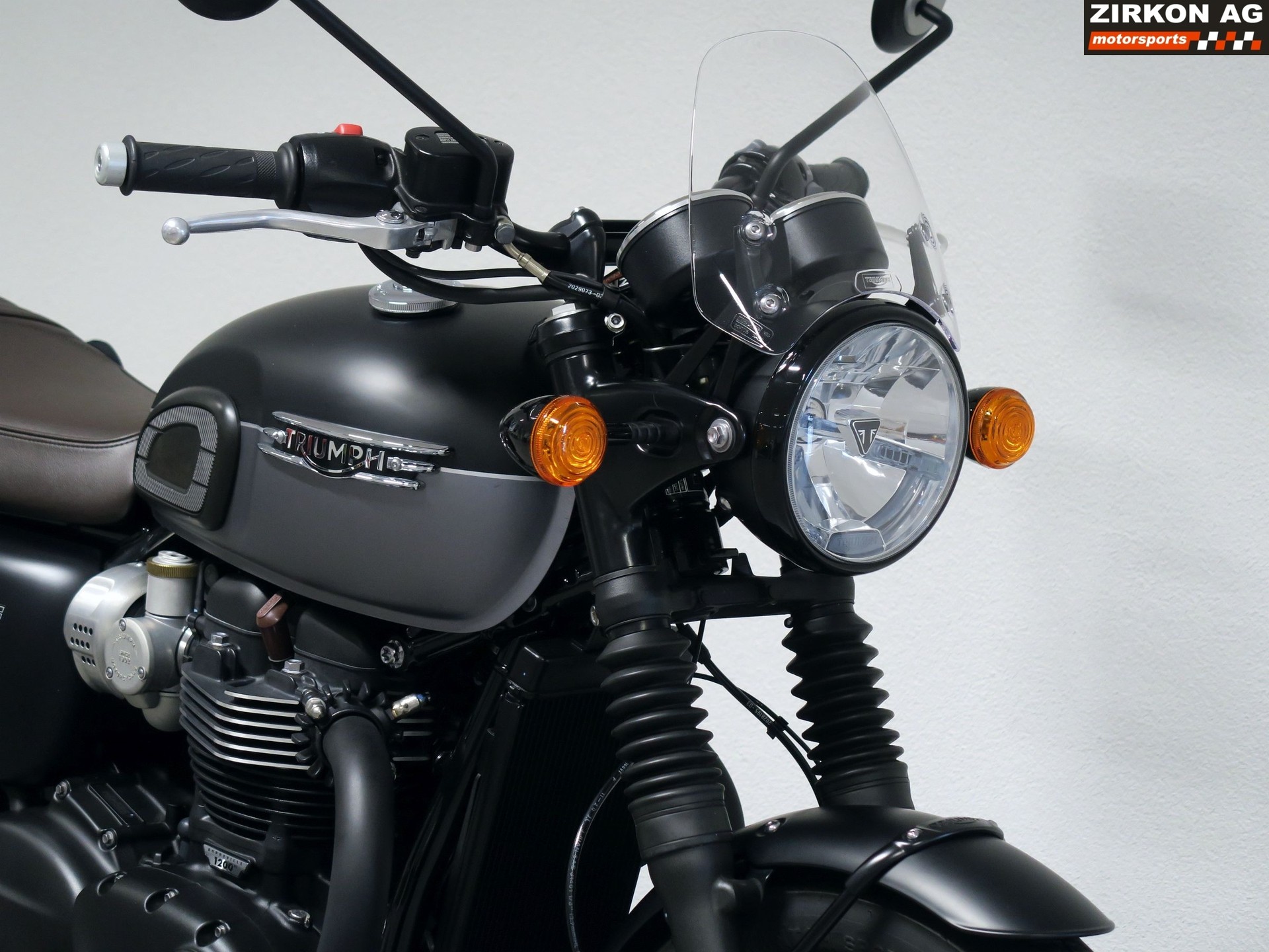 TRIUMPH Bonneville T120-showroom-element-3