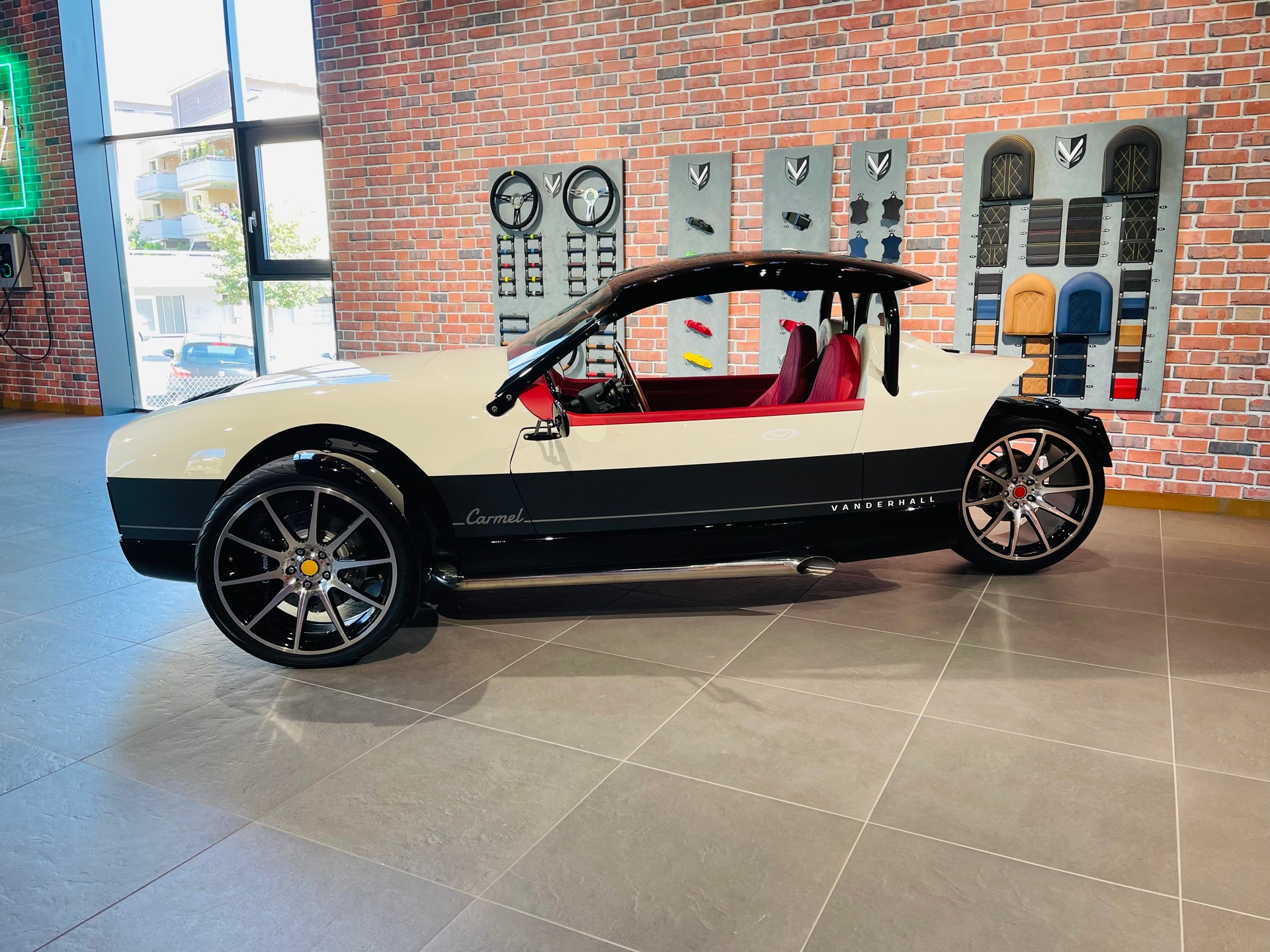 VANDERHALL Carmel GTS-showroom-element-1