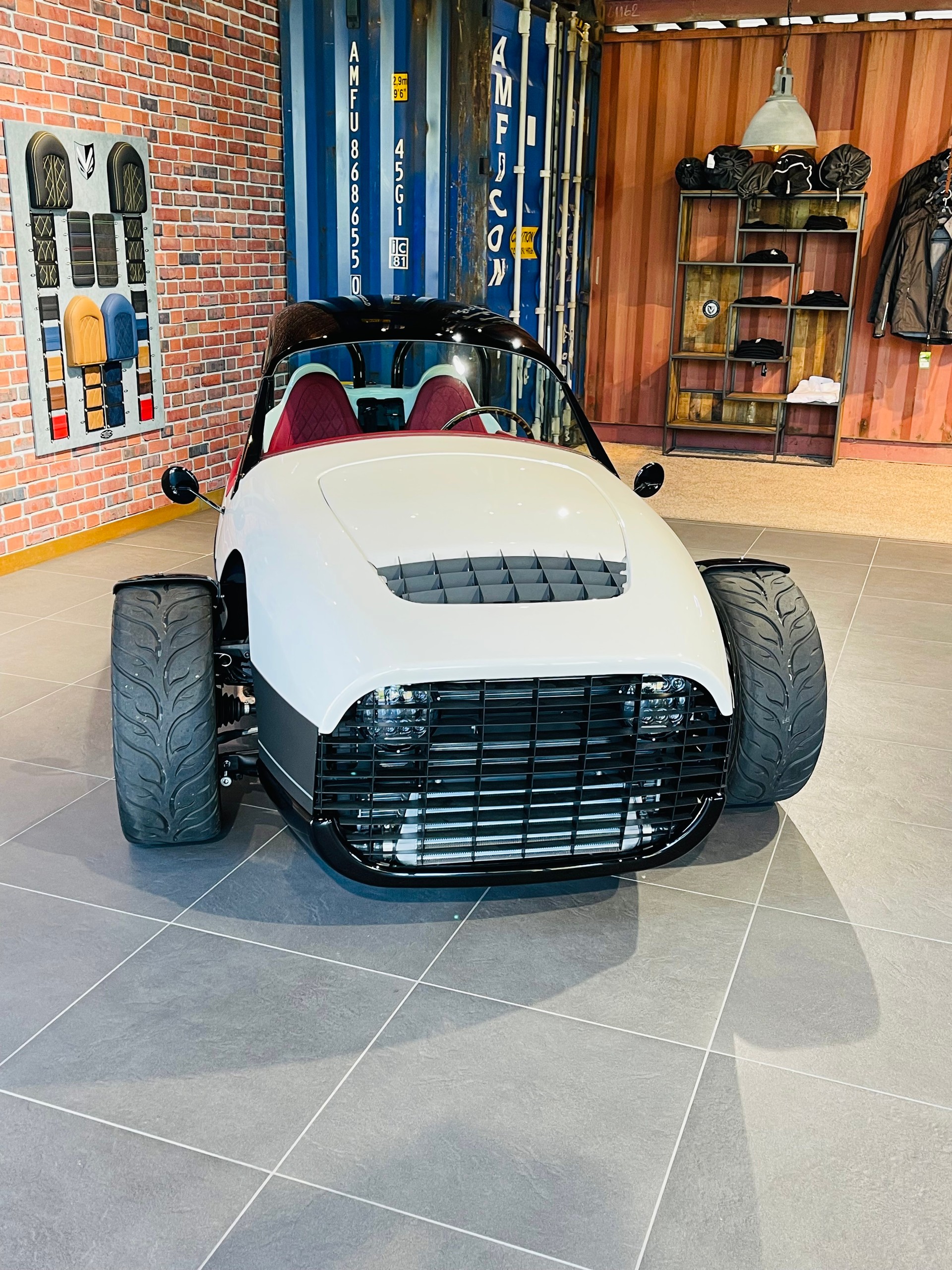 VANDERHALL Carmel GTS-showroom-element-2