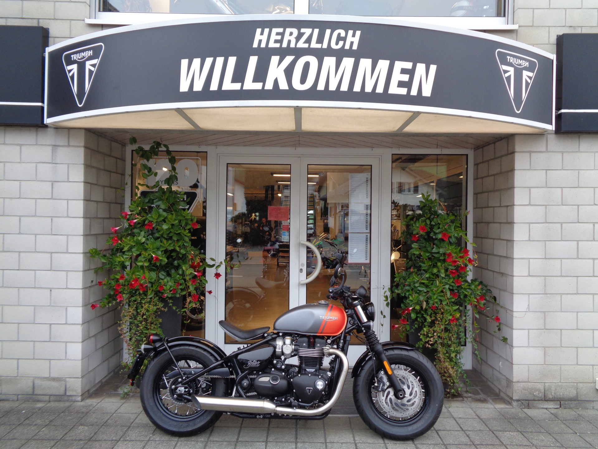 TRIUMPH Bonneville 1200  Bobber-image-0