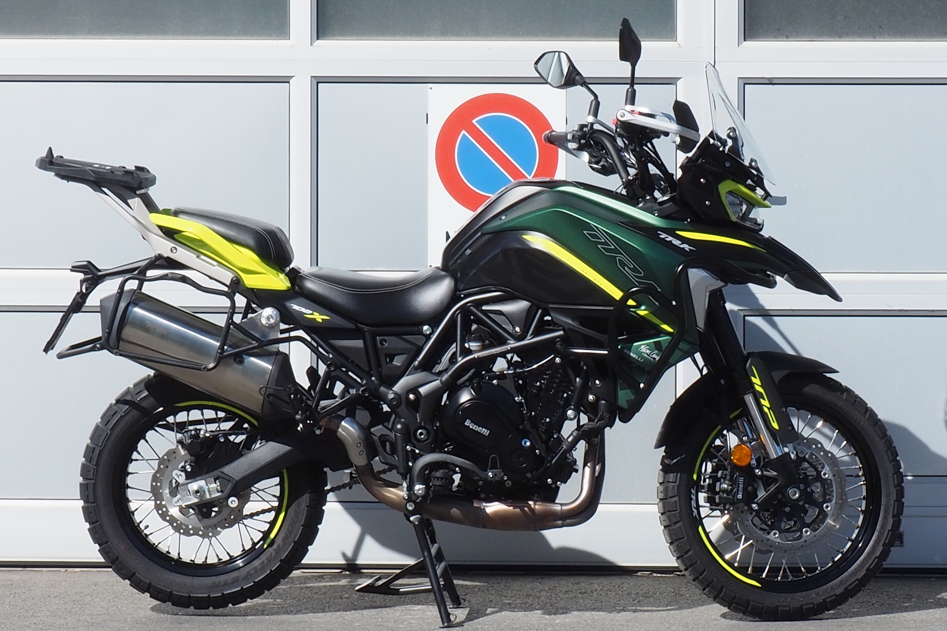 BENELLI TRK 702X-showroom-element-2
